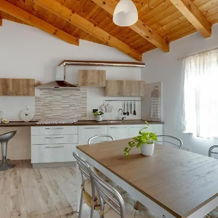 La Casa Delle Zie - *